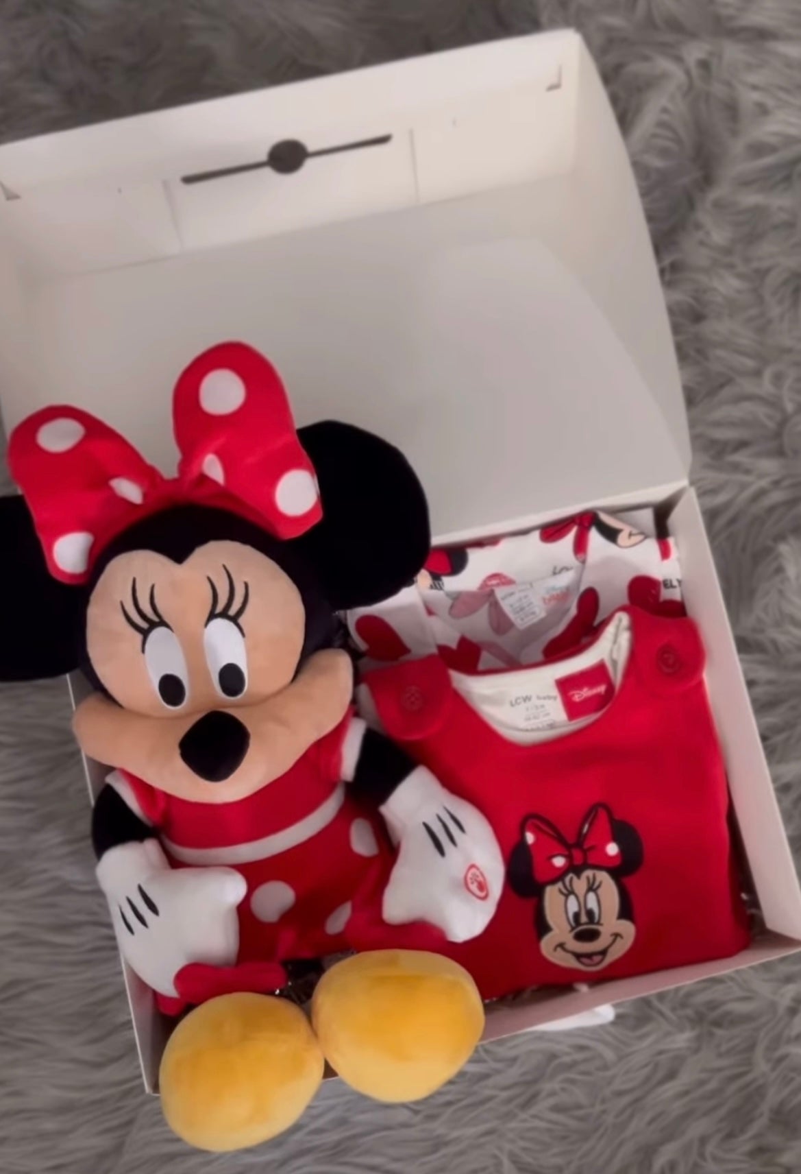 Minnie Mouse Baby Gift Box