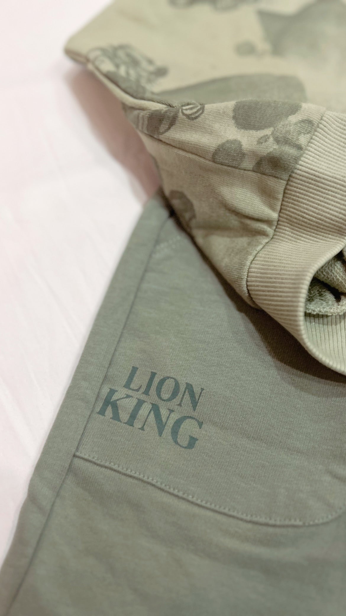 The Lion King Simba Sweatshirt & Jogger