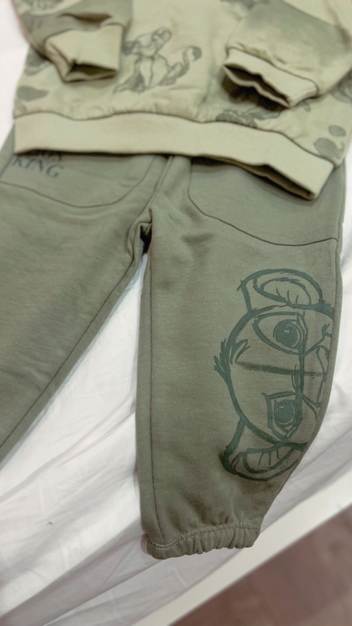 The Lion King Simba Sweatshirt & Jogger