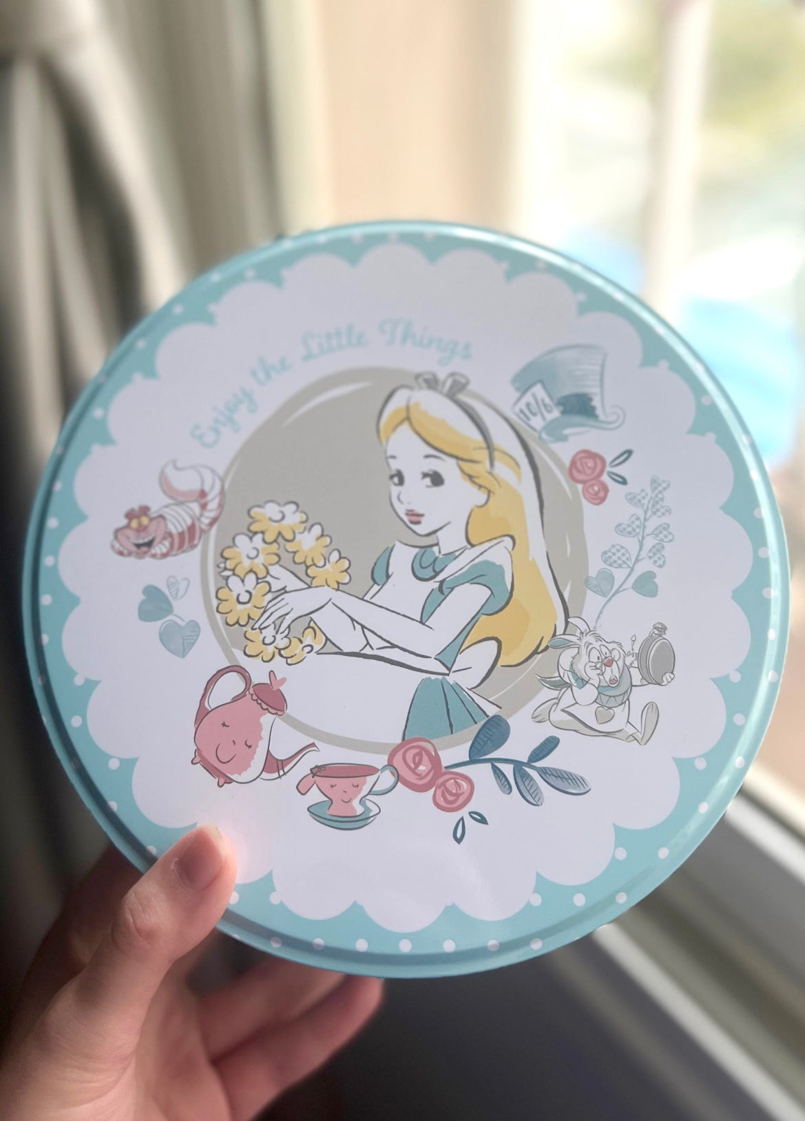 Alice in Wonderland Sweets' Tin