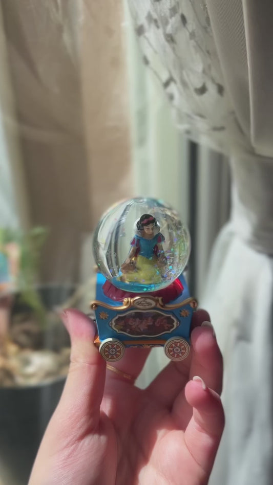 Snow White Mini Glitter Globe